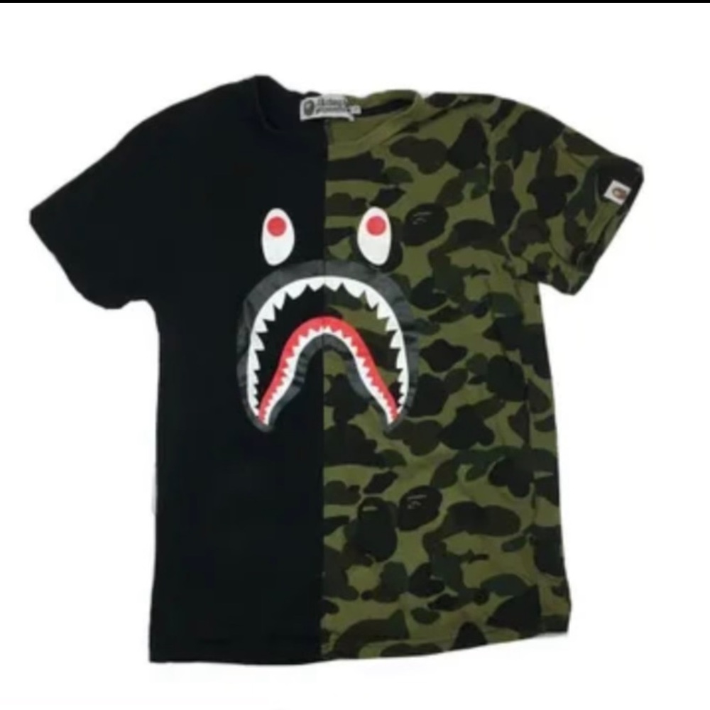 New w/tags A Bathing Ape Shark Head Slip Camo T-Shirt Green/Black Men's